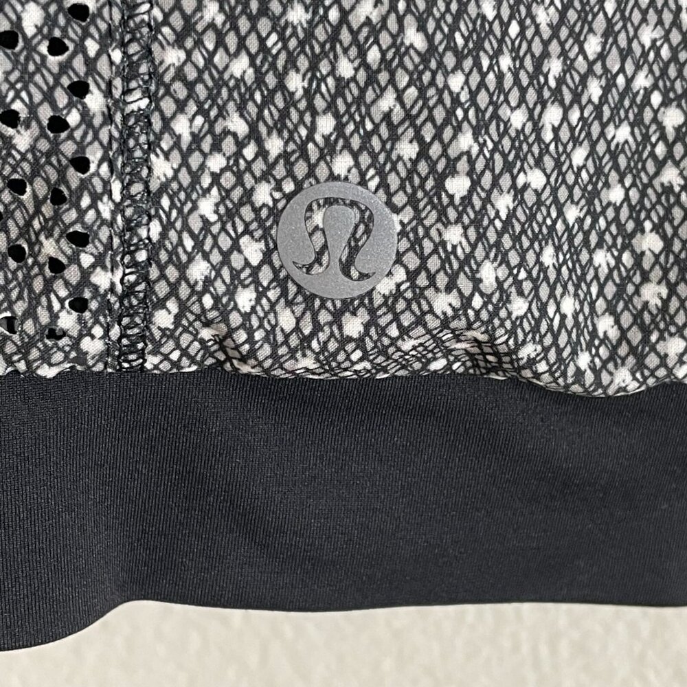 LULULEMON Womens 8 Jacket Hit It Frozen Fizz White Black‎ Swift Ultra Full Zip - Picture 15 of 16